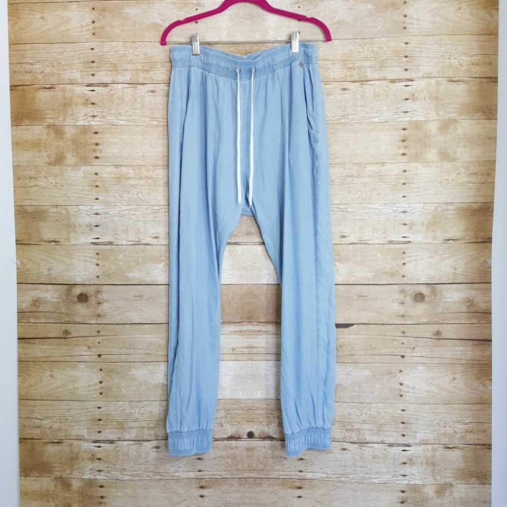 LJ BLACK Harem Jeans. Light wash.